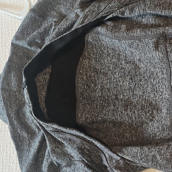 Lululemon Woman's Zip-Uo Jacket - Picture 13 of 13